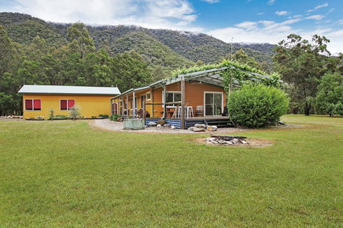 Feathertop Views And Dorm - Accommodation Perth 2
