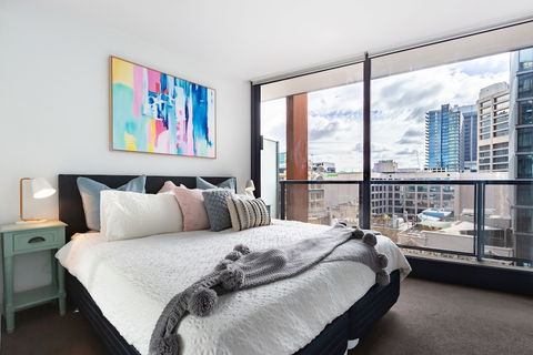 Ella, 1BDR Melbourne Apartment - Accommodation Perth 3
