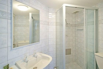 Syrenense Apartments - Accommodation Perth 0