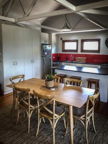Samphire Beach House - Accommodation Perth 5
