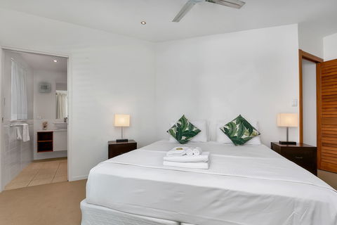 Beachfront Apartment With Ocean View - 4 - Accommodation Perth 2