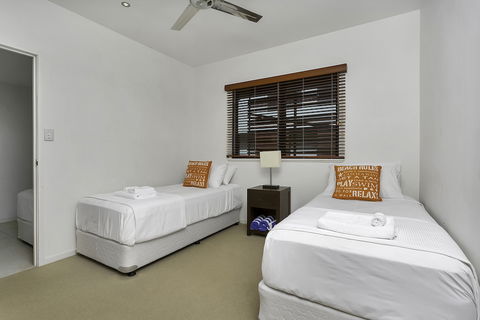 Beachfront Apartment With Ocean View - 4 - Accommodation Perth 6