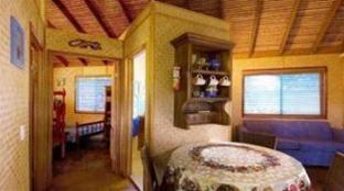 Straddie Bungalows - Perth Resorts 1