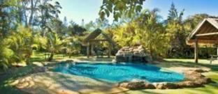 Straddie Bungalows - Perth Resorts 4