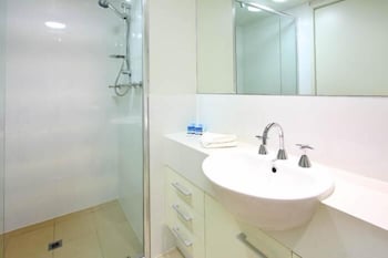 P A Apartments - Accommodation Perth 3