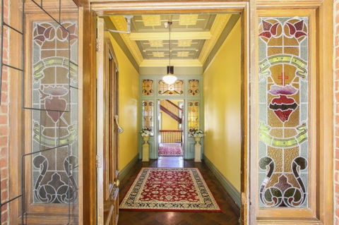 The Priory Beechworth - Perth Resorts 1