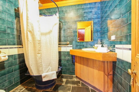 The Priory Beechworth - Perth Resorts 6