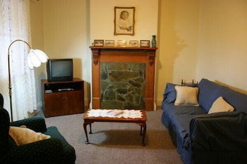 A Settler's Cottage - Perth Resorts 2