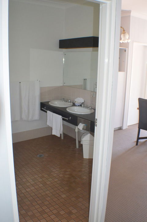 Deer Park Motor Inn - Accommodation Perth 5