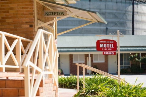 Commercial Golf Resort - Accommodation Perth 2