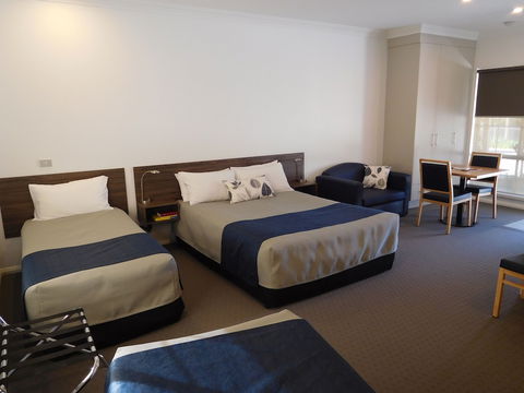 Commercial Golf Resort - Accommodation Perth 6