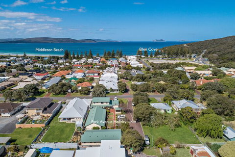 Park Avenue Holiday Units - Accommodation Perth 1
