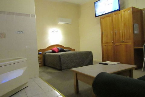 Glenelg Motel - Accommodation Perth 7
