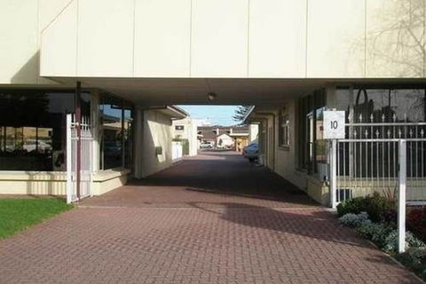 Glenelg Motel - Accommodation Perth 1