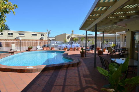 Glenelg Motel - Accommodation Perth 4