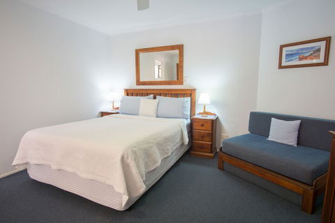 Debbie's Place - Perth Resorts 7