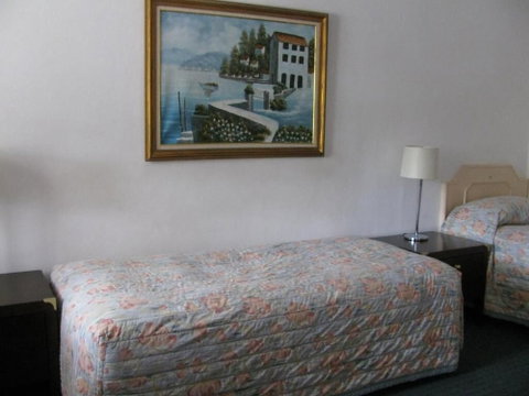 Wayfarer Motel - Accommodation Perth 3