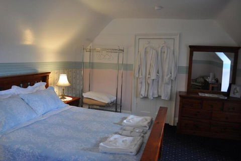 Roslyn House B & B - Perth Resorts 3