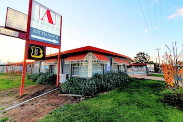 West Wyalong NSW Perth Resorts