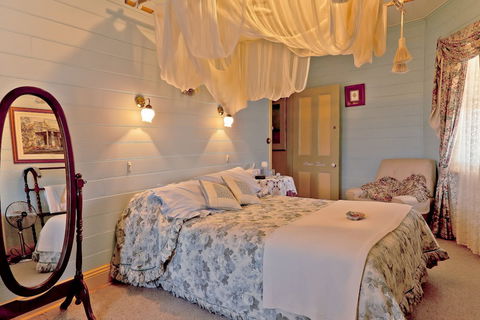 Two Story Bed & Breakfast - Perth Resorts 5