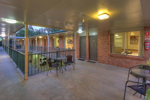 Bent Street Motor Inn - Accommodation Perth 5