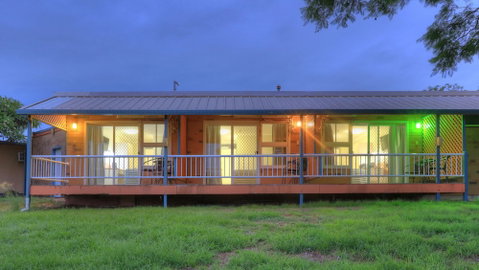 Jacaranda Motor Lodge - Accommodation Perth 3
