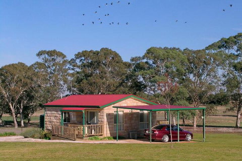 Carolynnes Cottages - Accommodation Perth 4