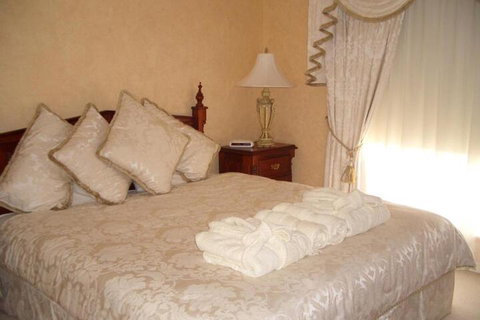 Carolynnes Cottages - Accommodation Perth 7
