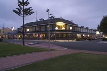 Grand Tasman Hotel - Accommodation Perth 0