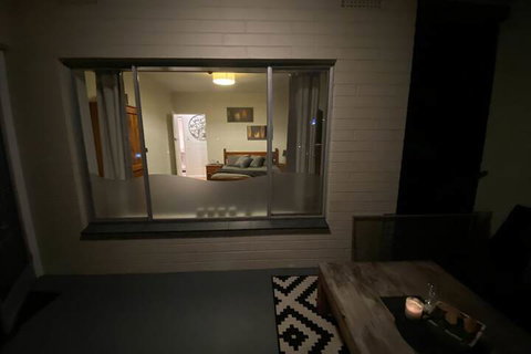 Apartment On Tennyson - Accommodation Perth 2