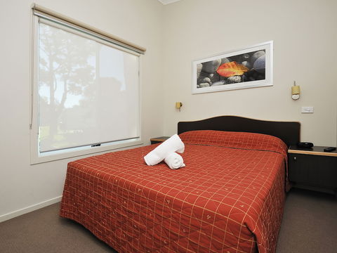 NRMA Eastern Beach Holiday Park - Accommodation Perth 3