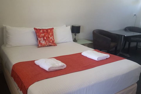 Chaparral Motel - Accommodation Perth 5