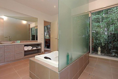 Limetree Hideaway - Accommodation Perth 4