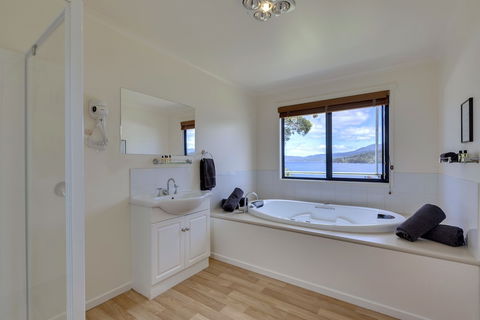 Port Huon Cottages - Accommodation Perth 4