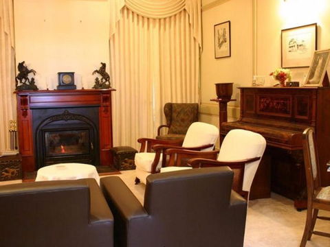 Tara House Bed & Breakfast - Accommodation Perth 1