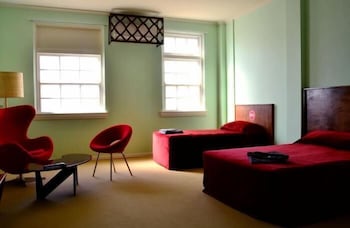 North Gregory Hotel - Accommodation Perth 6