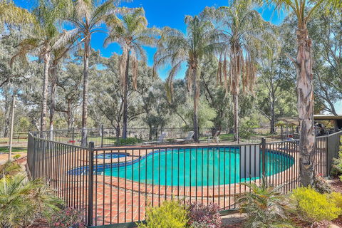 Two Rivers Motel - Accommodation Perth 4
