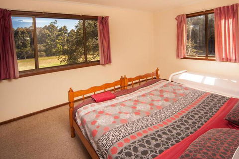 Billa Billa Farm Cottages - Perth Resorts 5