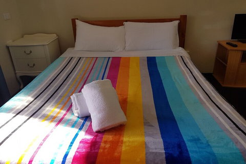 El Lago Waters Tourist Park - Accommodation Perth 3