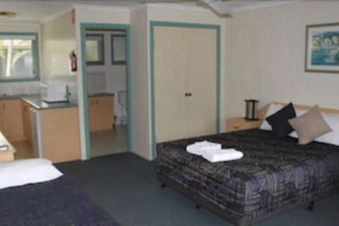 Sanctuary Lakes Fauna Retreat - Accommodation Perth 7
