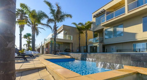 The Bluff Resort Apartments - Accommodation Perth 0