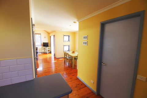 Rayville Boat Houses - Accommodation Perth 2