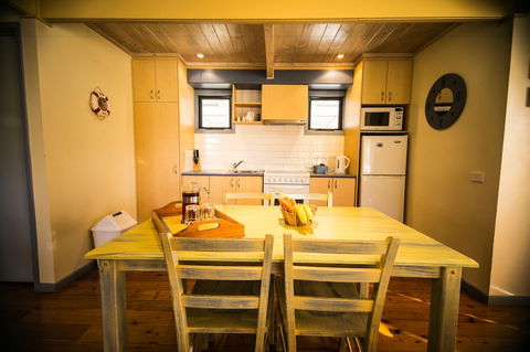 Rayville Boat Houses - Accommodation Perth 3