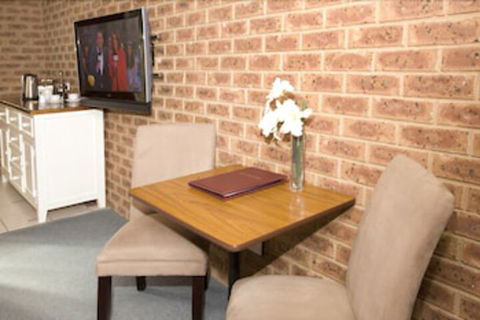Beechworth Carriage Motor Inn - Perth Resorts 6