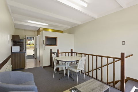 Village Family Motor Inn - Accommodation Perth 4