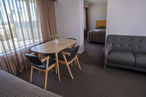 Dog Rock Motel - Perth Resorts 5