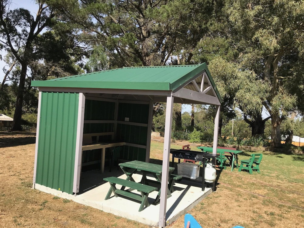 Warrenheip VIC Accommodation Perth