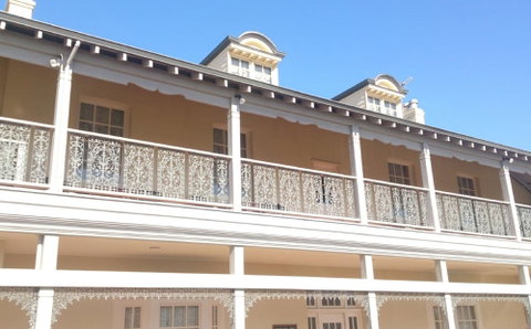 The Clifton & Grittleton Lodge - Accommodation Perth 1