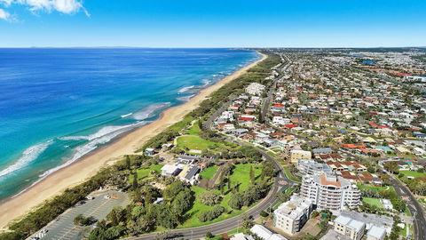 Beachside Resort - Kawana Waters - Accommodation Perth 1