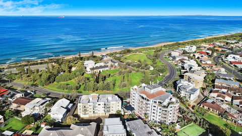 Beachside Resort - Kawana Waters - Accommodation Perth 2
